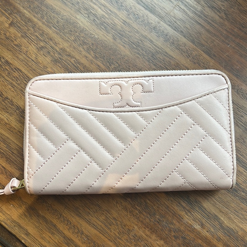 Gently used Tory Burch wallet